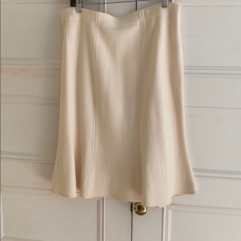St. John Collection Knit Flare skirt sz 16